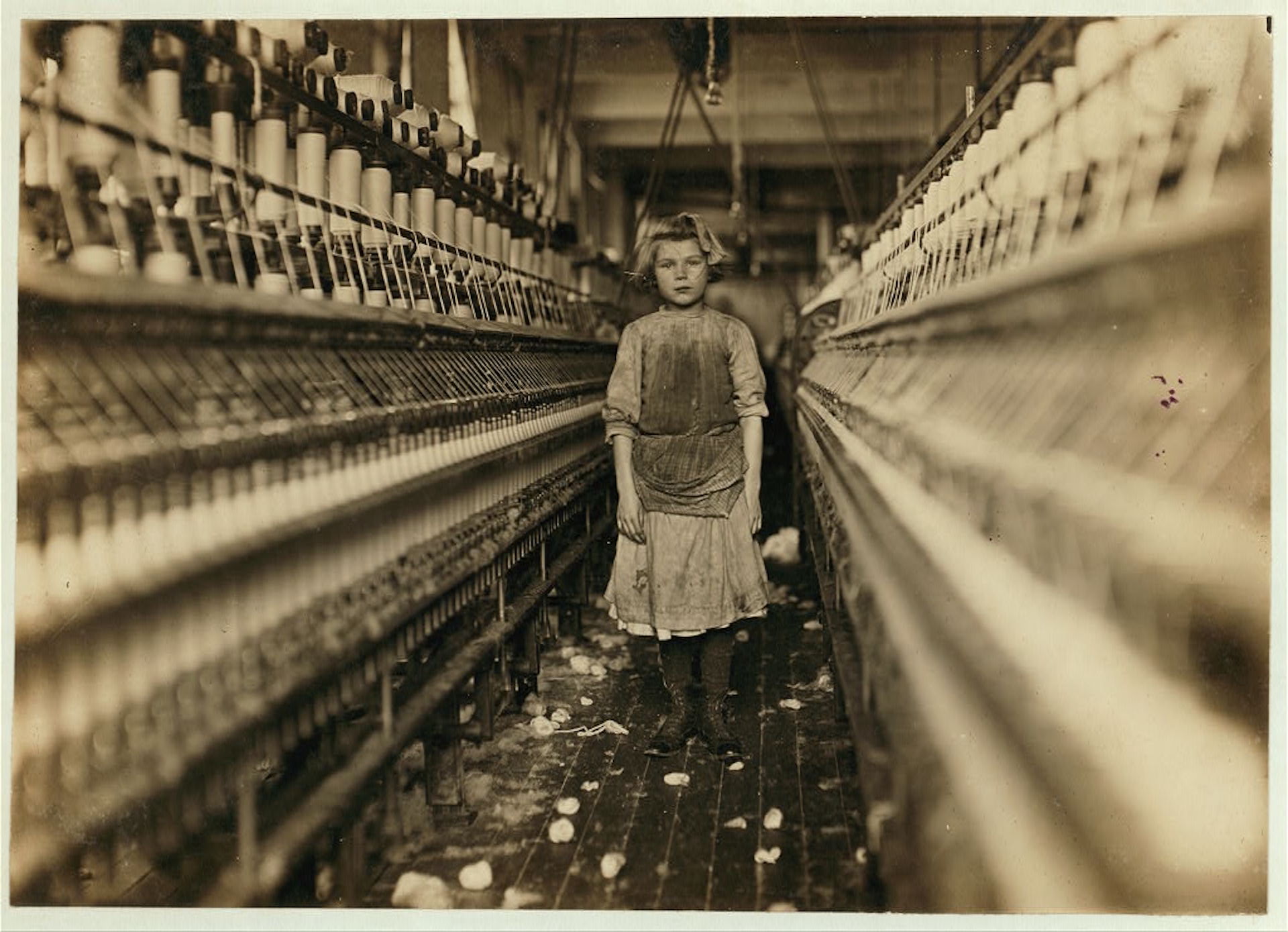 A little spinner in the Globe Cotton Mill in Augusta, Georgia, in 1909. Lewis Hine, Library of Congress Prints & Photographs Division